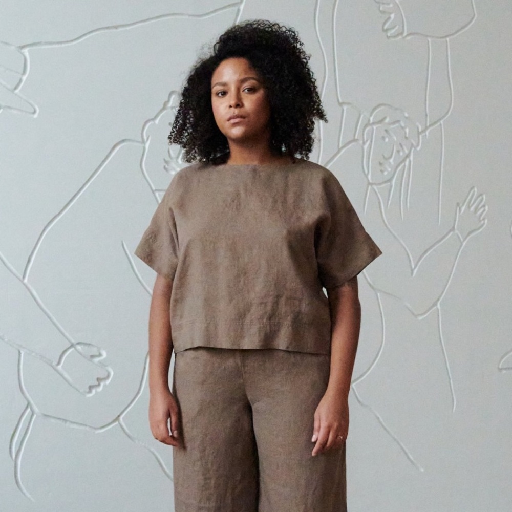 Linenfox Mona Top in Cacao - Picture 2 of 6